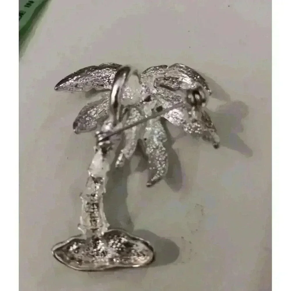 Palm Tree Pin Or Pendant Silver‎ Toned 2